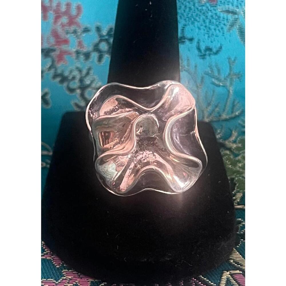 Silpada Blooming Flower Ring